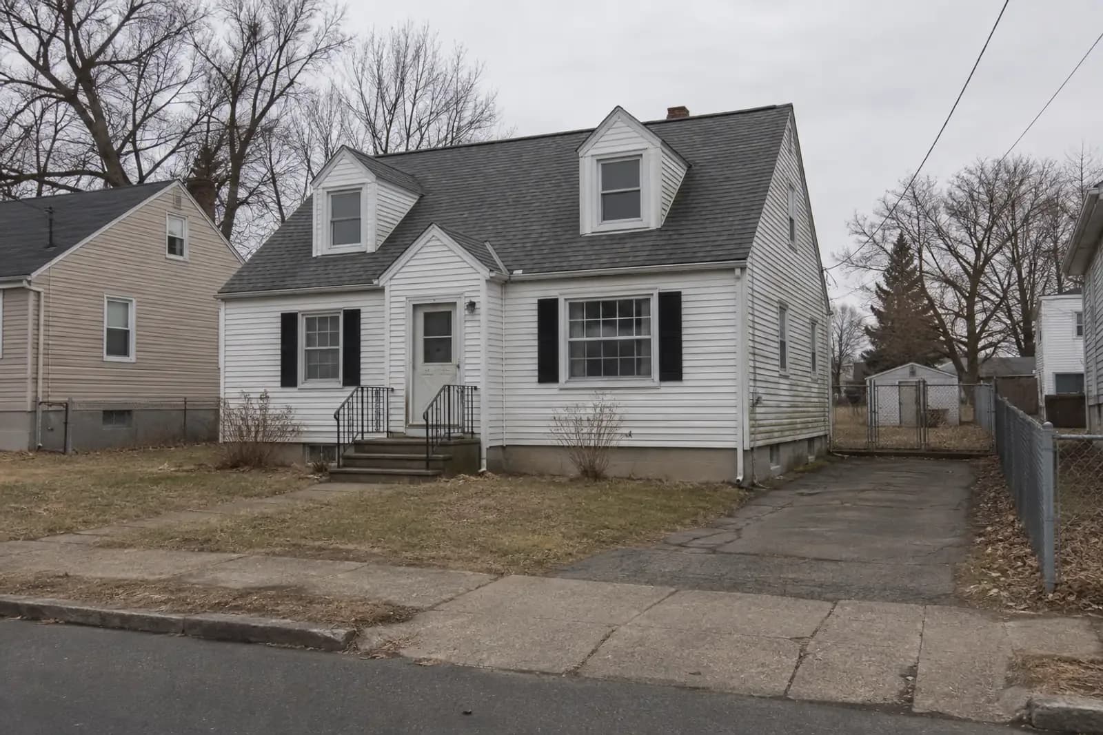 118 Fairfield Avenue, from the street
